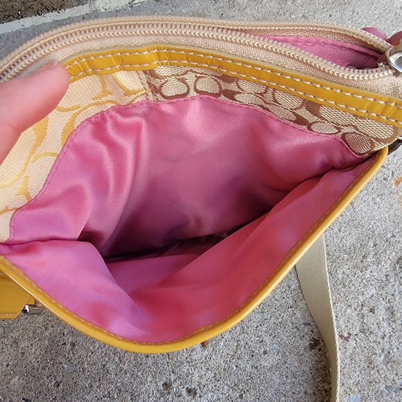 Coach Y2K Vintage Pastel Signature Patchwork Flower Swingpack Crossbody - Picture 14 of 14